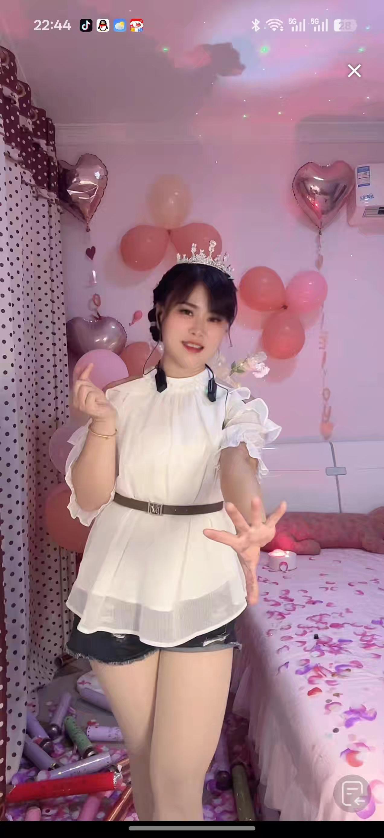 感恩所有的相遇相伴，非常感谢你们一路陪伴和支持，在这个特殊的日子里，谢...