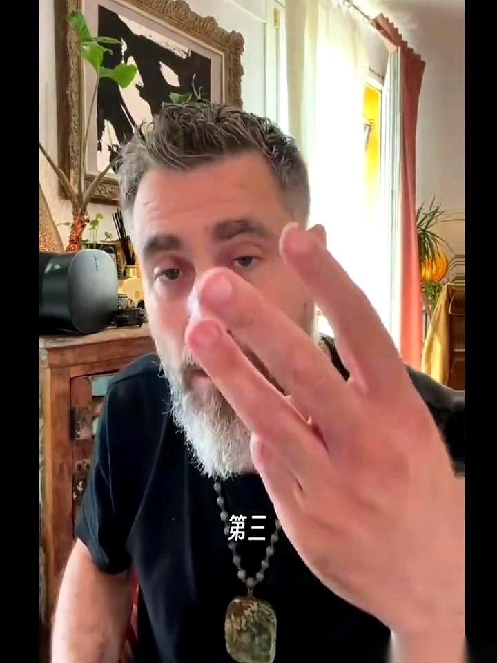 我们都被骗了。
为了学英语死磕了十几年，今天我才知道，真正管用的其实只有850个