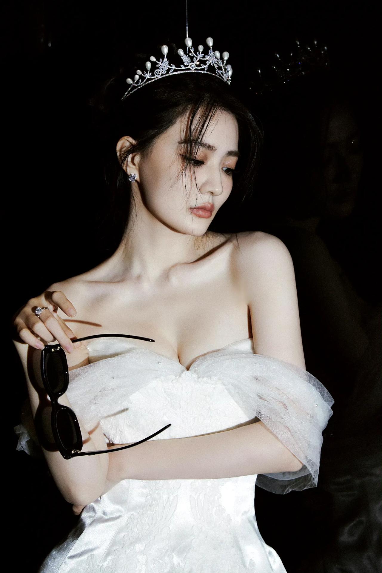 徐璐得身材不得了[害羞]
#说TA# #娱乐# #八卦手册# #娱评大赏#