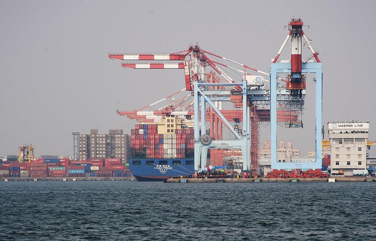美国如果敢派兵进入台湾，真正的较量或许不只在海上和战场！
先别急着数航母，也别把