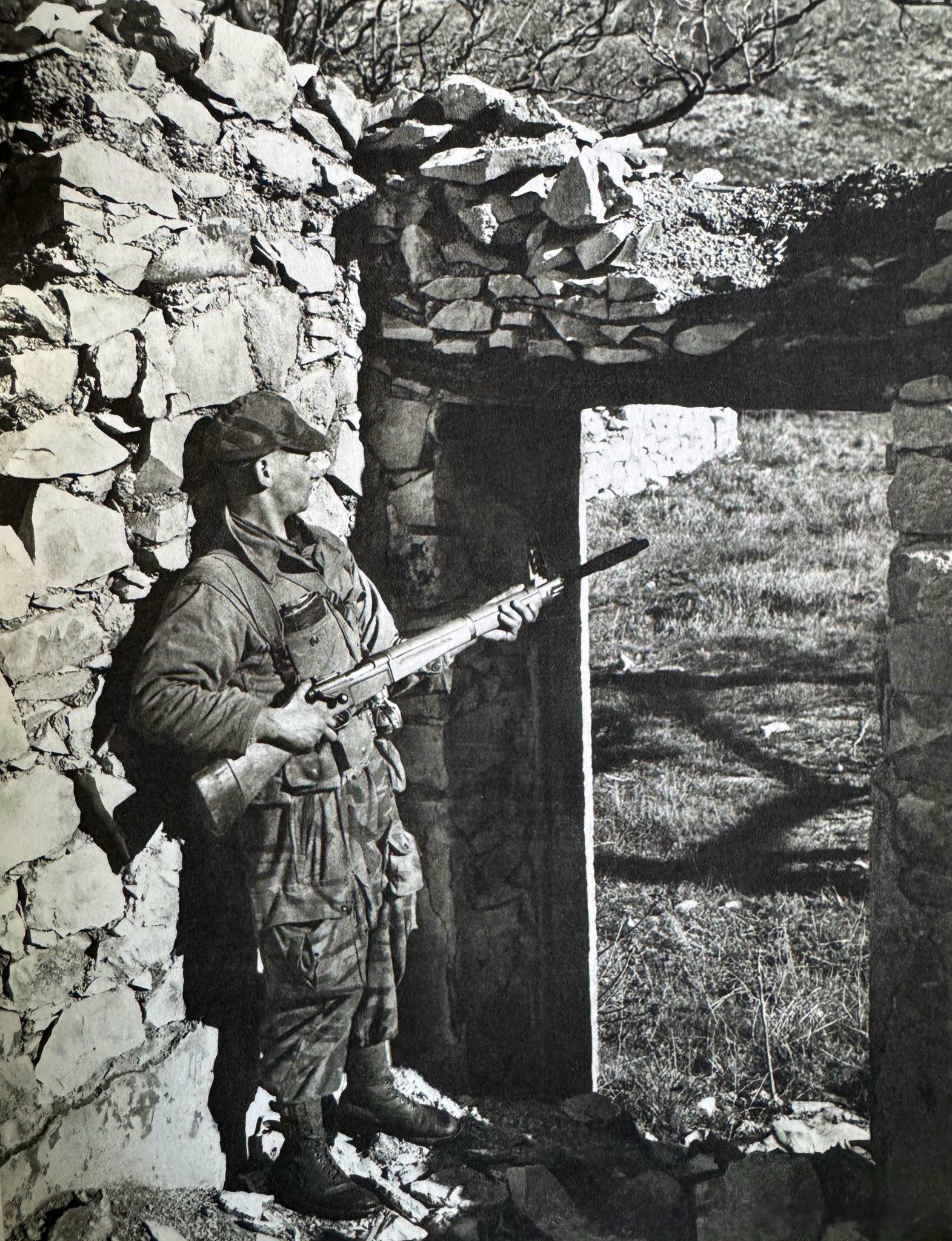 在20世纪50年代，法国第3殖民地伞兵团（3rd Colonial Parach