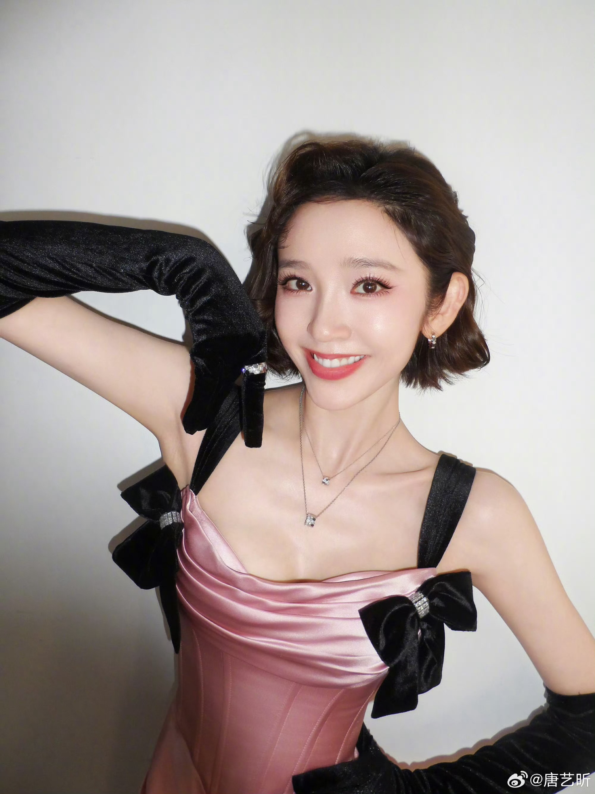 唐艺昕获超长待机奖唐唐全程在线，舞台、训练、日常都没掉链子，续航能力直接拉满，实