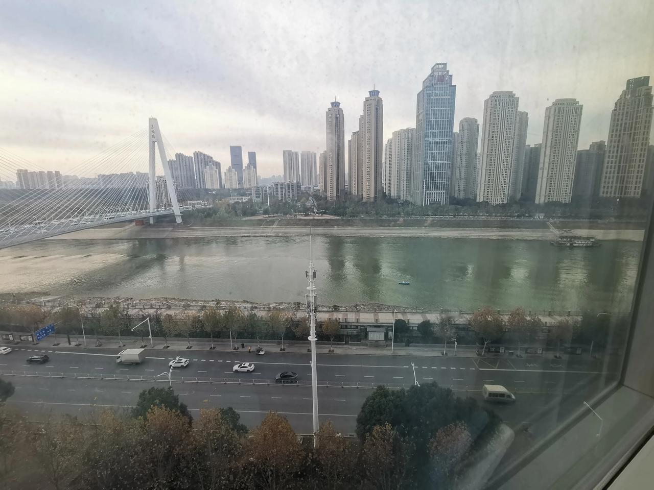 现实生活中，我们的话是没有撤回功能的。

当你发表一些言论时，你要想一想，你的话