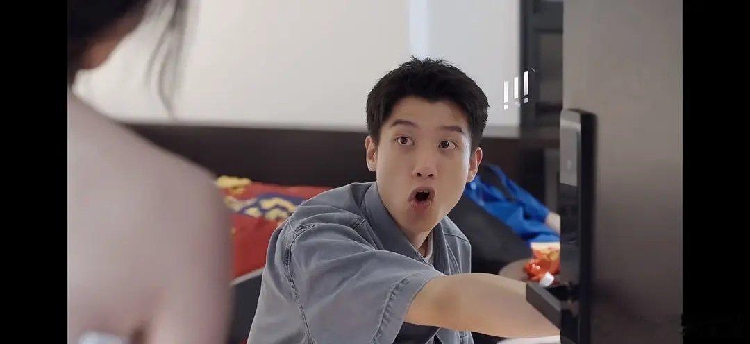 彭高这也不帅啊。。怎么这么多人吹 ​​​