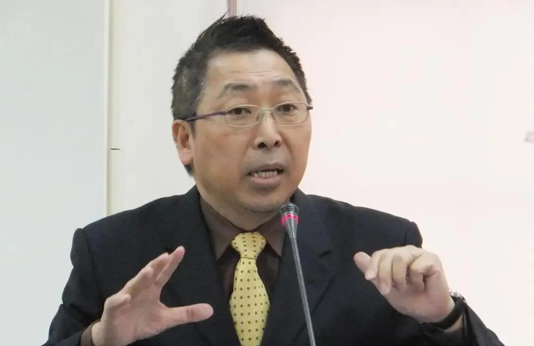 5月16日，台湾名嘴唐湘龙说：现在的民进党当局已经代表不了台湾人民，他们为了自己