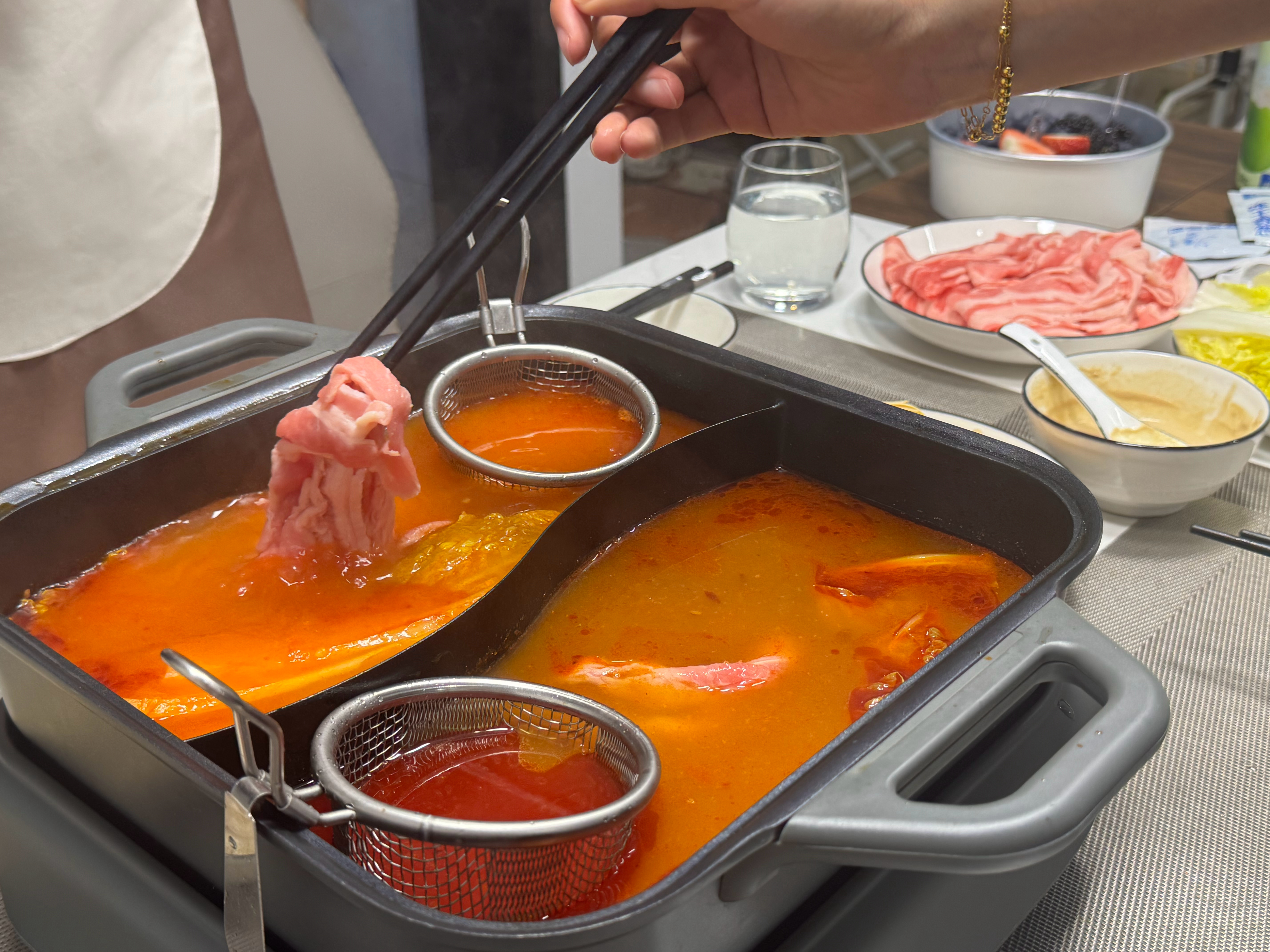 本来已经因为忙碌的工作破碎💔了但我的好朋友总能千千万万次救我于水火火锅真的太太