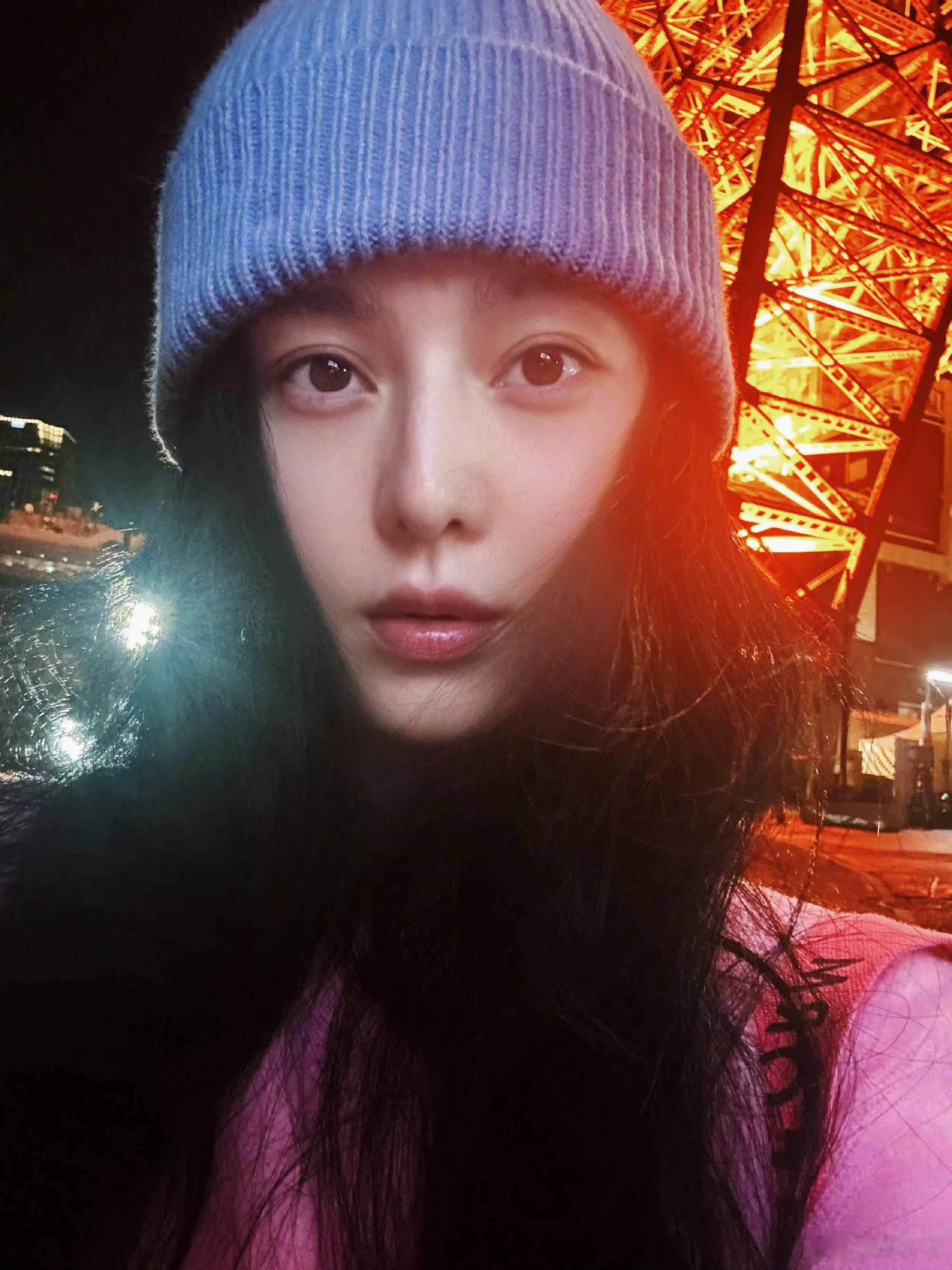 不是冰冰姐这是给我干到哪一年了，太美了这不纯纯女大吗。 ​​​