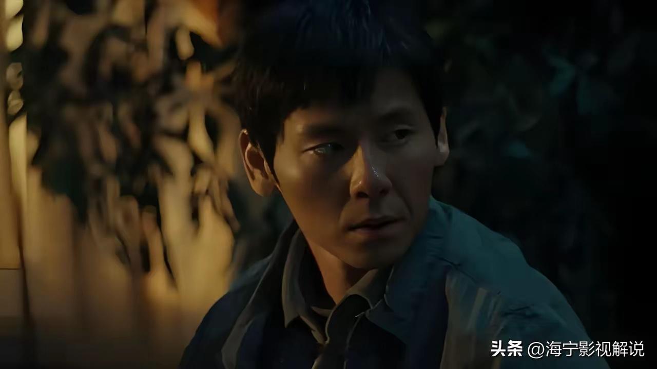 《风中的火焰》大结局张韬和小朱根据图纸找到防空洞的遗漏区域，开始挖掘。另一边，褚