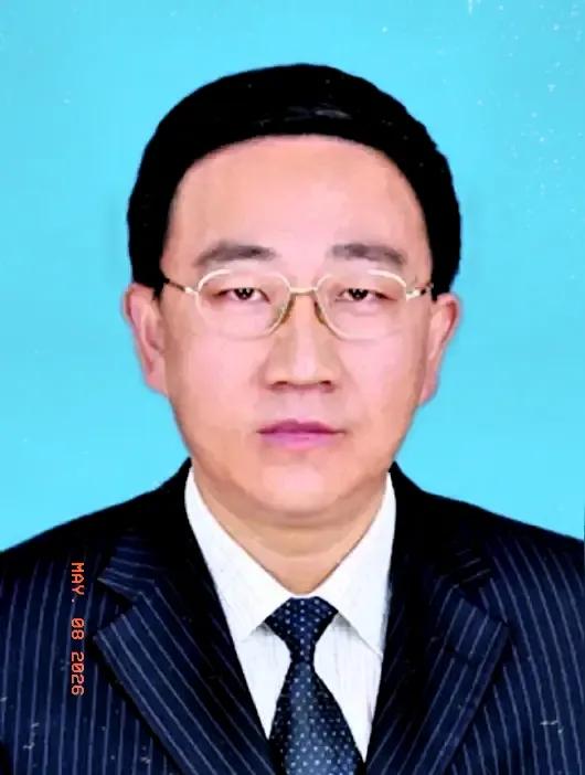 张安疆同志突然走了，看到这新闻真让人心里咯噔一下。

网上总有人觉得，在公安系统
