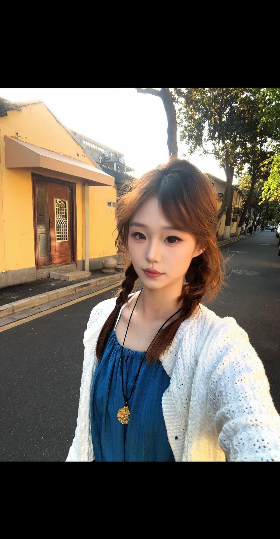 时间不是创可贴 我想起某一瞬间还是会流泪麻花辫ootd 日式街道拍照穿搭 颐和路