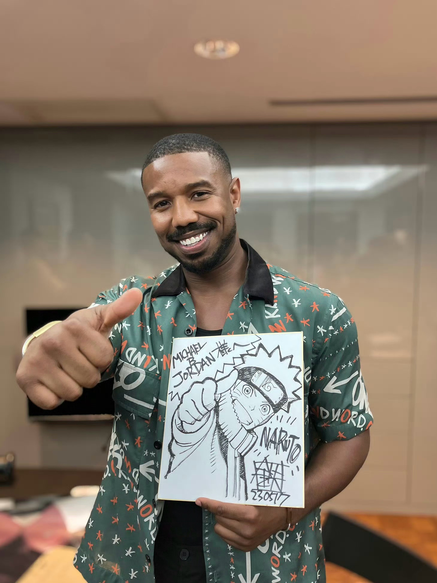 美国演员 迈克尔·B·乔丹 获得奥斯卡最佳男主角！他也是火影忍者 鸣人的忠实粉丝