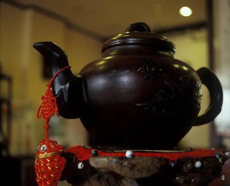 人生如茶，道在张弛，健康亦如此

在乡间小路上，有一位老人，名叫王大爷。年轻时，