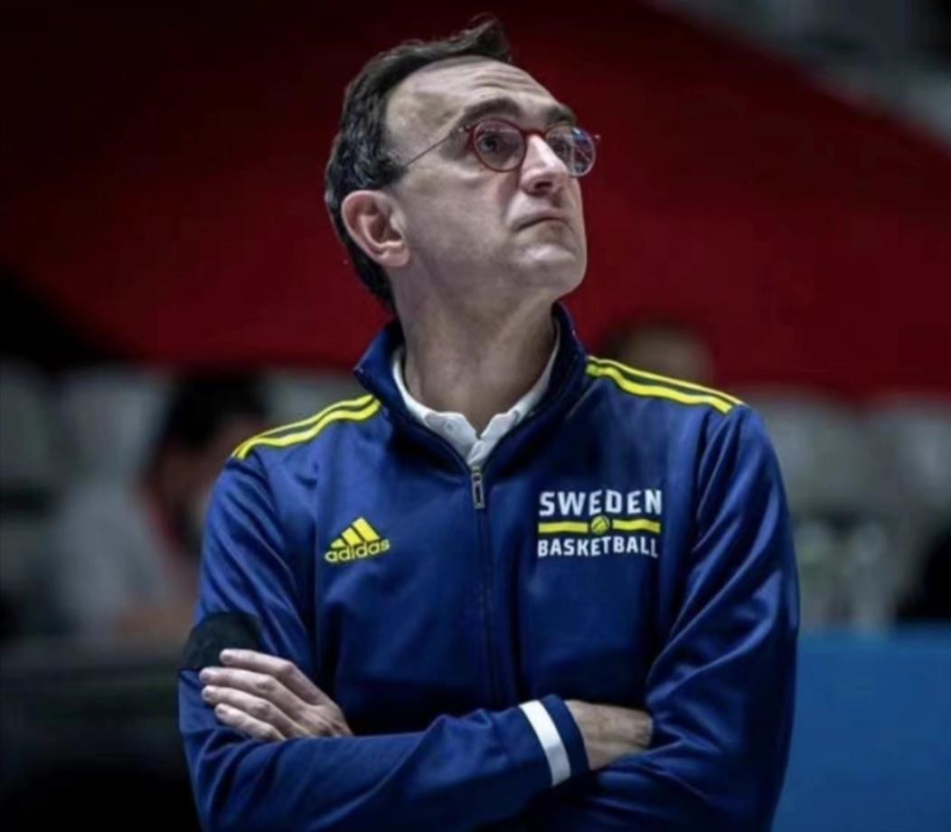 CBA主帅下岗潮来袭？杨鸣之后，下一个离开CBA的会是谁？

1、卢伟:上海男篮