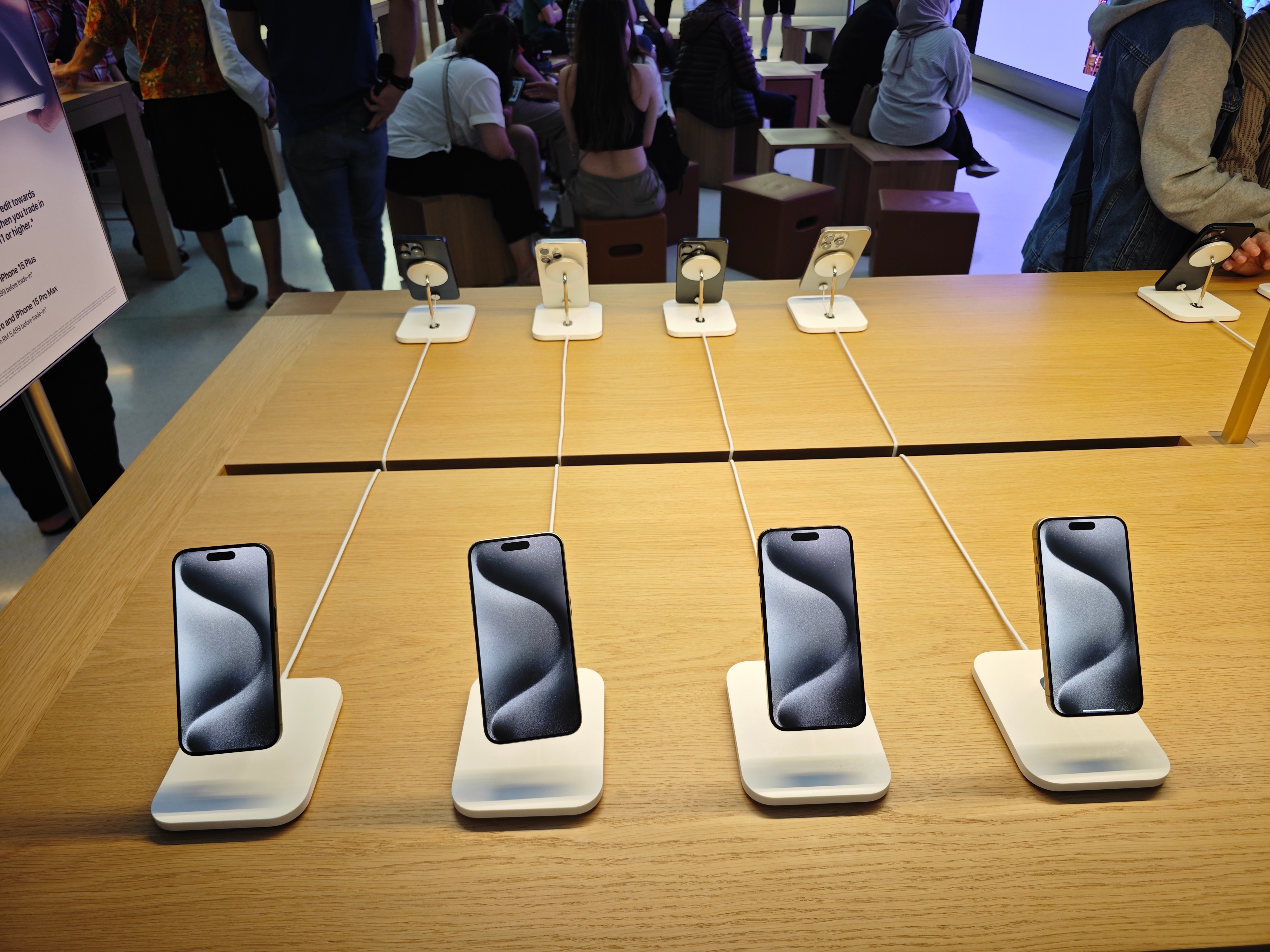 #71%的iPhone使用已超两年#产品创新瓶颈期，换机动力不足还涨价！ ​​​