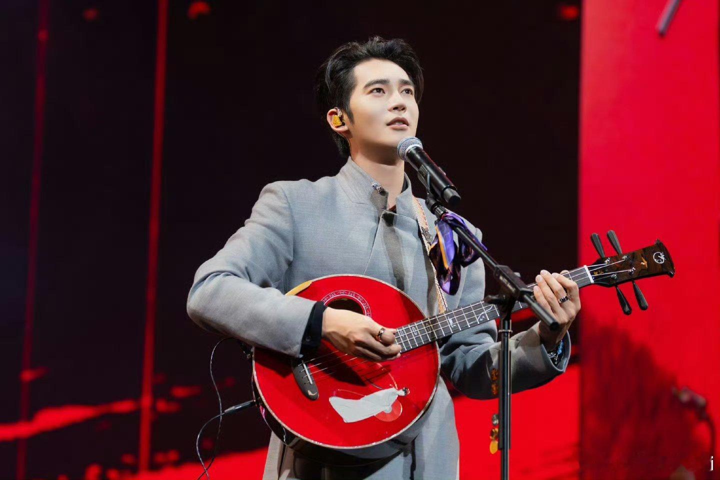 于适内娱全能ACE这个于适咋啥都会 以前觉得艺人会创作就算厉害了，于适这场直接刷