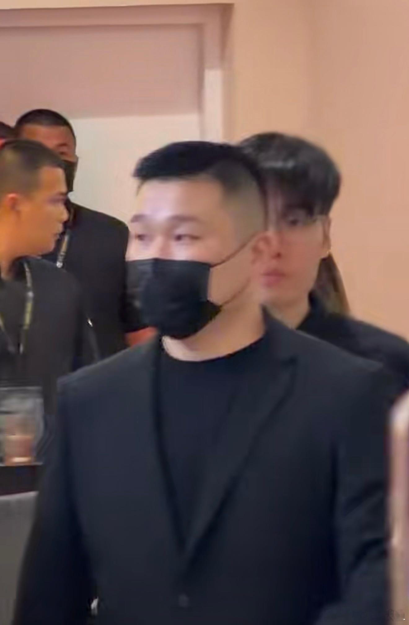 CHOI和大杨 兢兢业业的两人