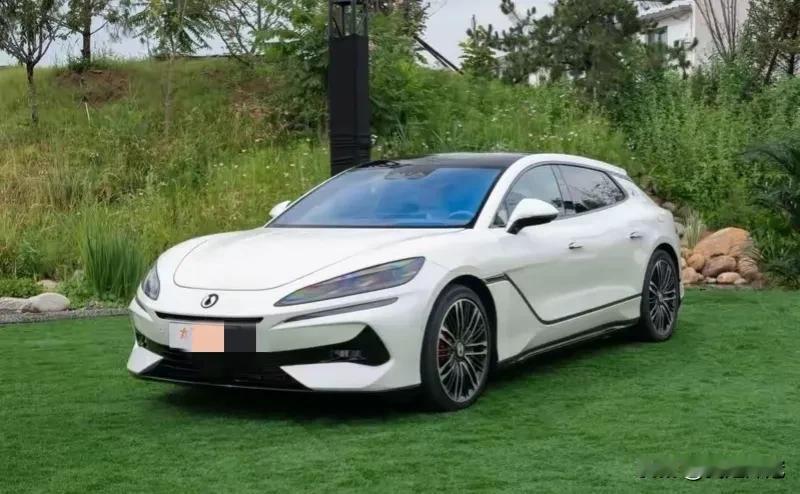 50万的车，你喜欢吗？最高车速可达240km/h的大型豪华车腾势Z9GT开启预售