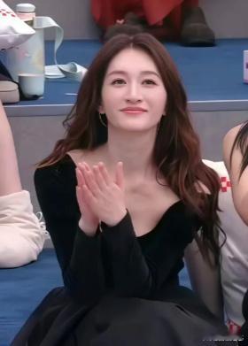 李小冉李小冉50岁正是超越自己的年纪你好星期六舞台从不分年龄，热爱永远正当其时 