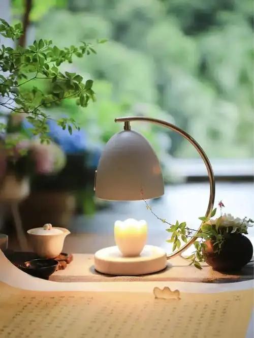 新年生活里，处处都有独特风景。春节期间，山东不少中小型饭店没歇着，天天开门营业，