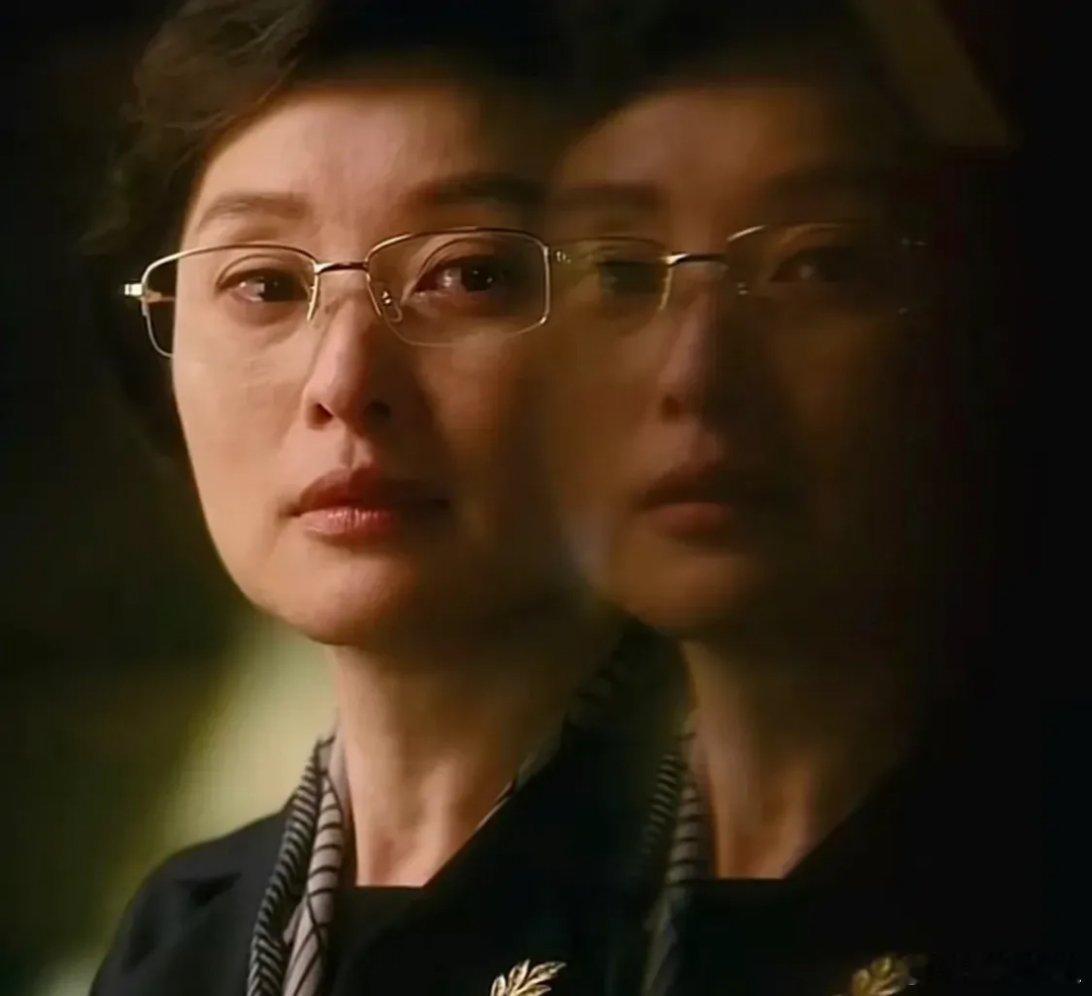 《繁花》金科被派去参加关贸总协定的谈判，那可是WTO的前身，这身份和能力，外贸公