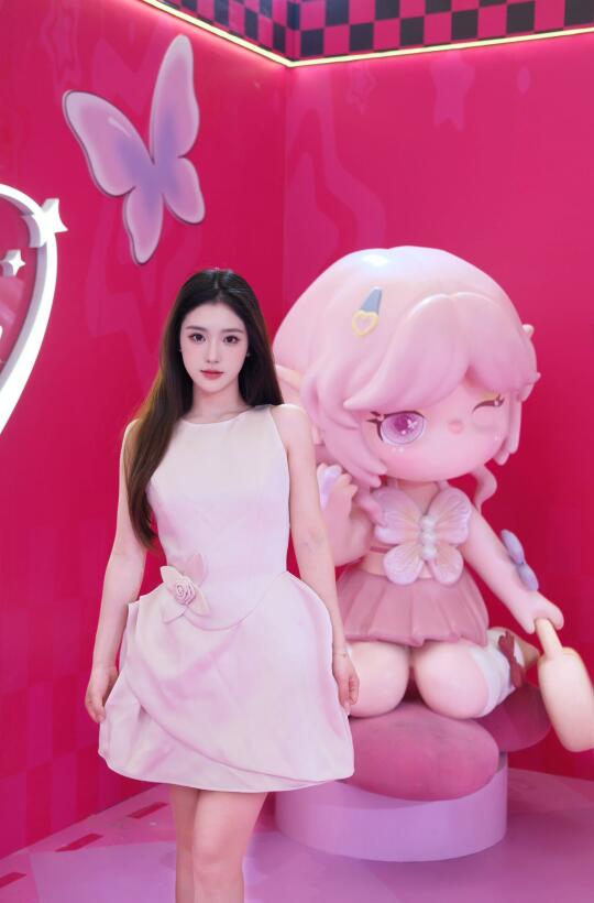 💘杭州少女心原地爆炸！和巨型Suri贴贴合照！