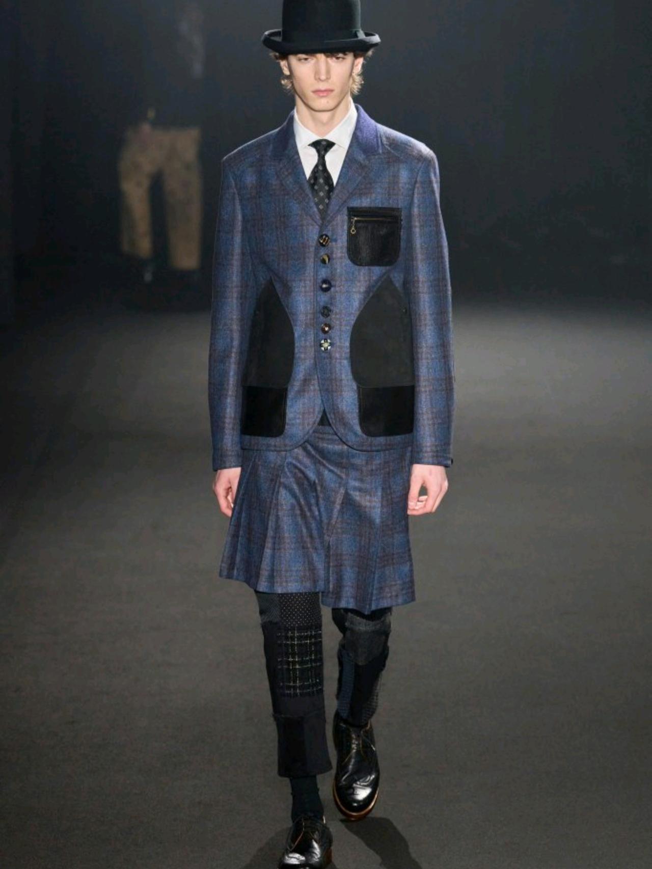 Junya Watanabe 2026秋冬男装系列，面料选择是教科书级别的混搭。