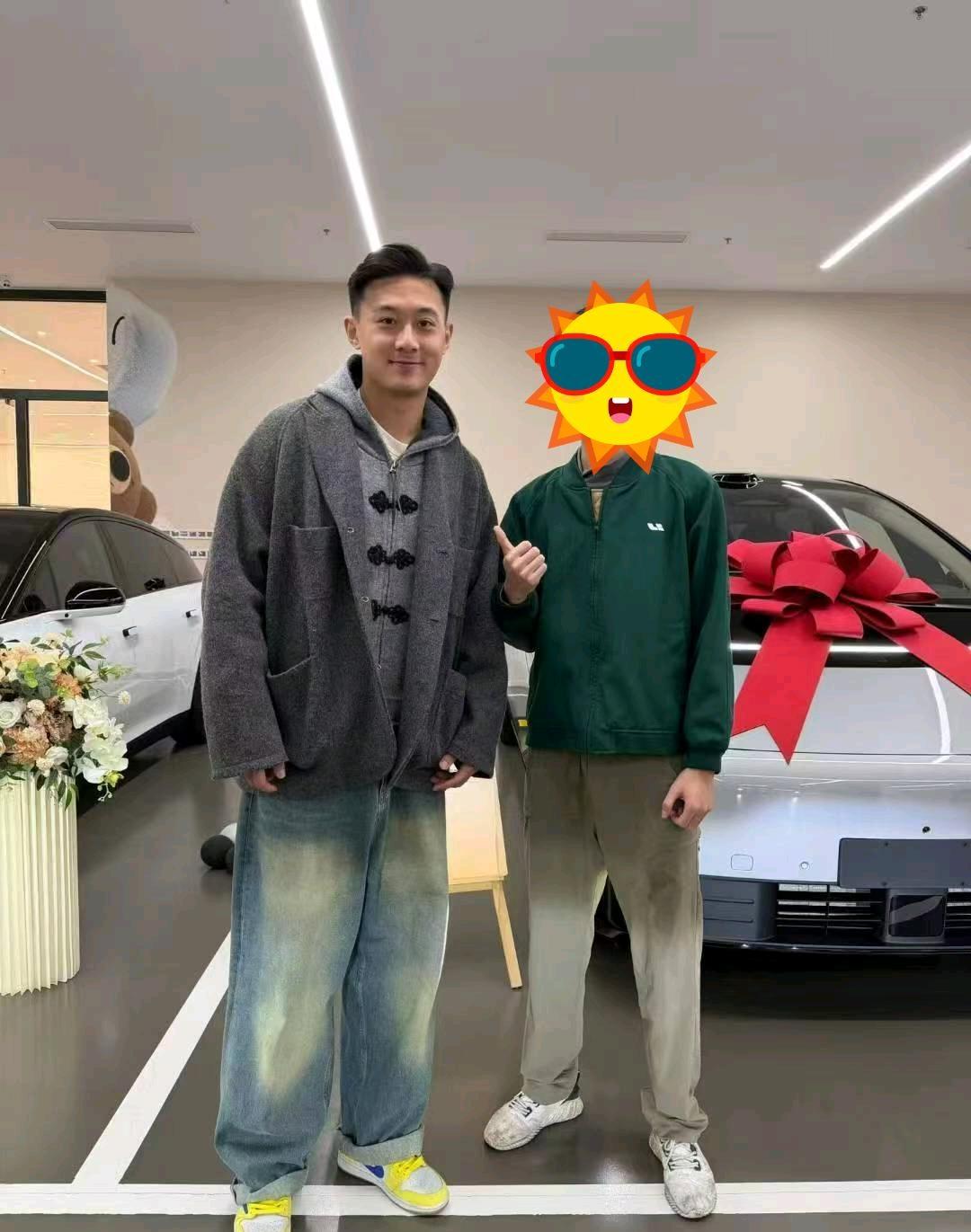 申花再次力压海港！蒋圣龙也喜提新车！此前范志毅也买了新车！都是来自申花！海港那边