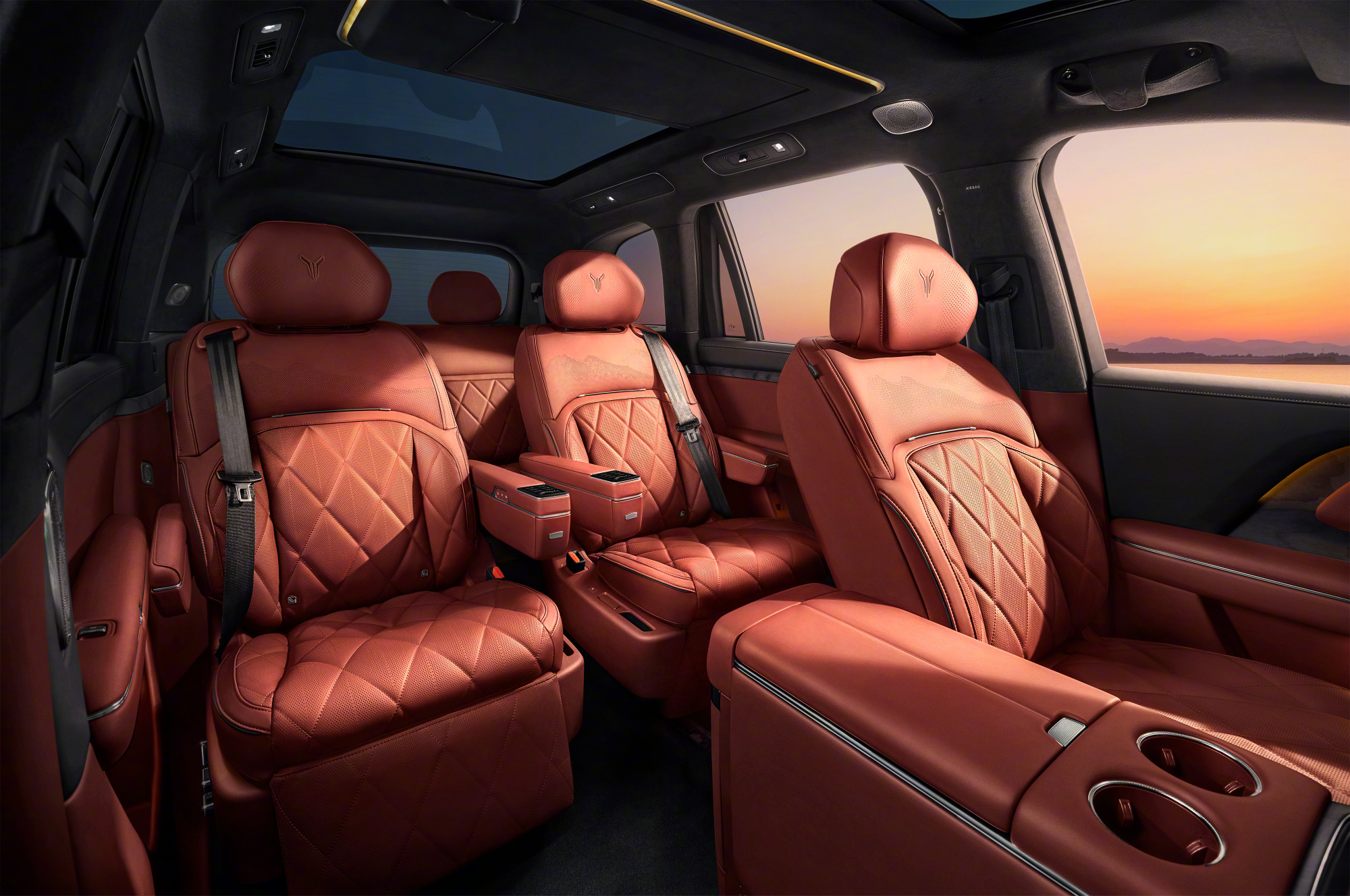 岚图泰山首搭鸿蒙座舱语音大模型华为在两年前展示过一款类似于 ChatGPT 对话