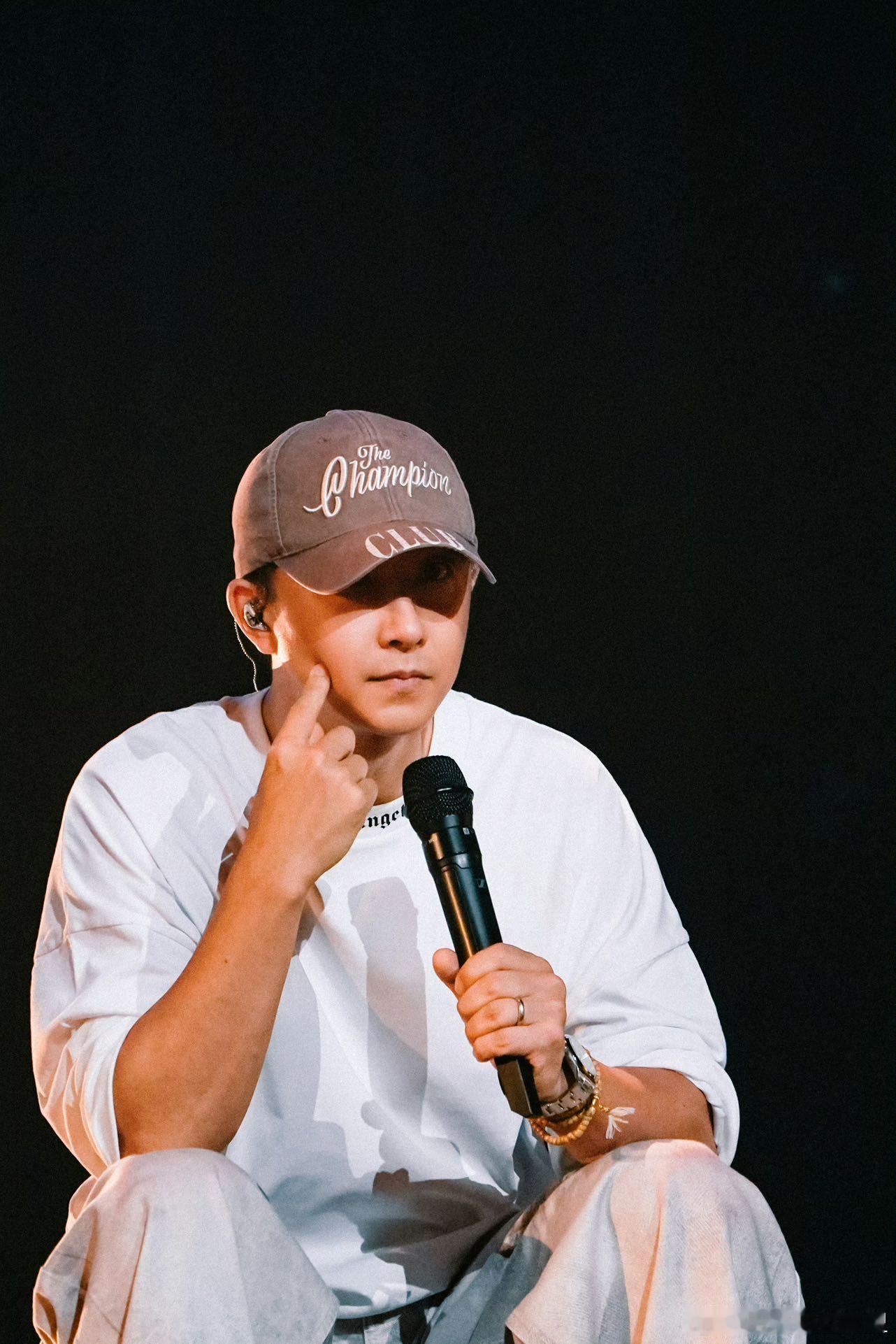 韩庚上海演唱会 今晚19:00，终于要等到舞台啦！跟着走进专属音乐角落，一起享受