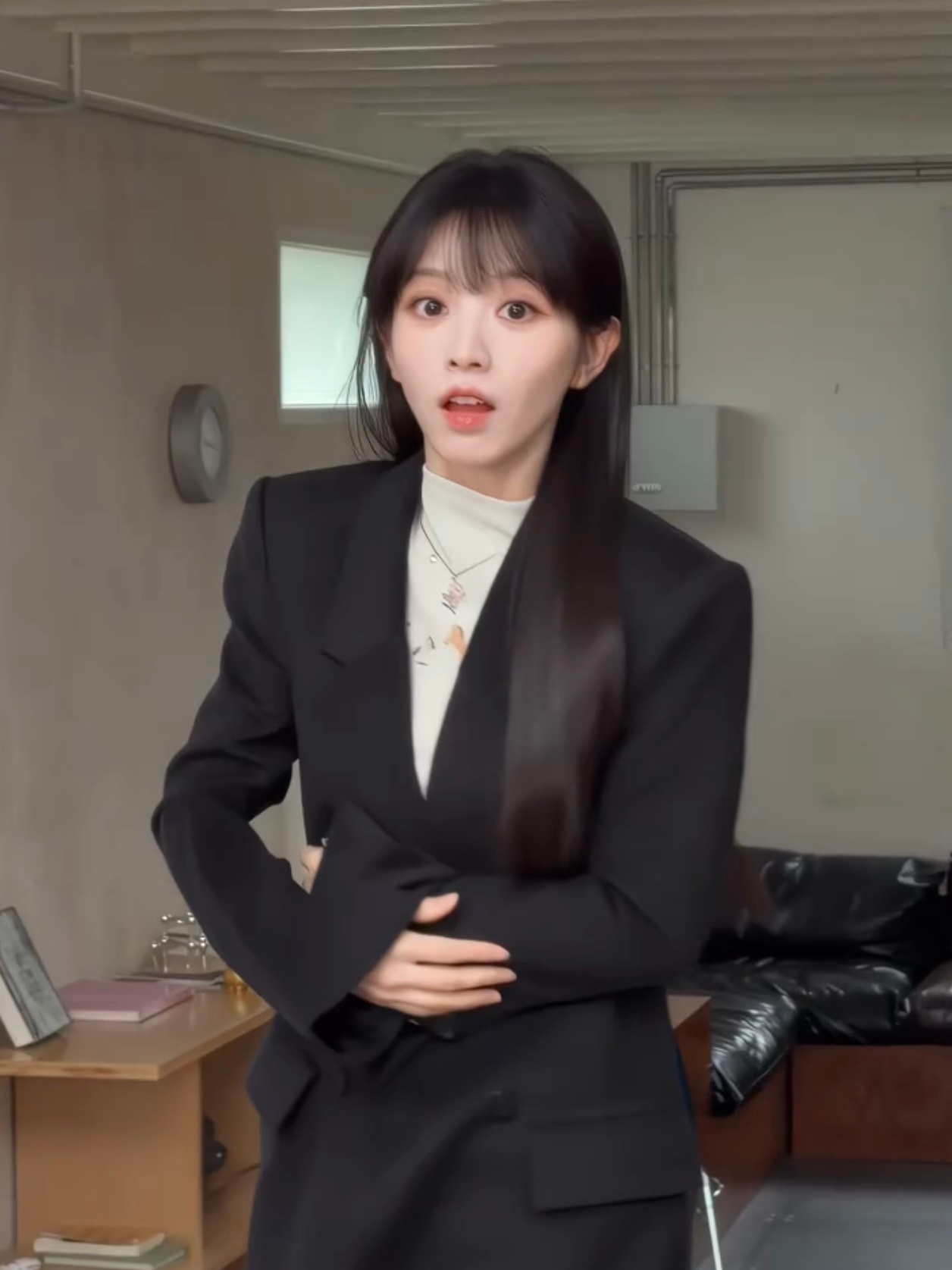 已被此女萌晕🥰🥰🥰🥰田曦薇cos小猫拿刀表情包