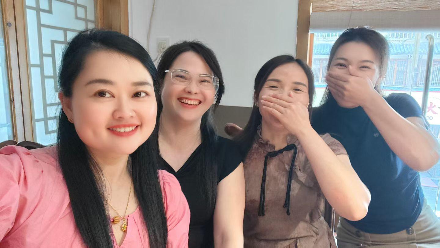 友谊不是烈酒，而是陈酿，十多年的沉淀，入口醇厚，回味悠长。