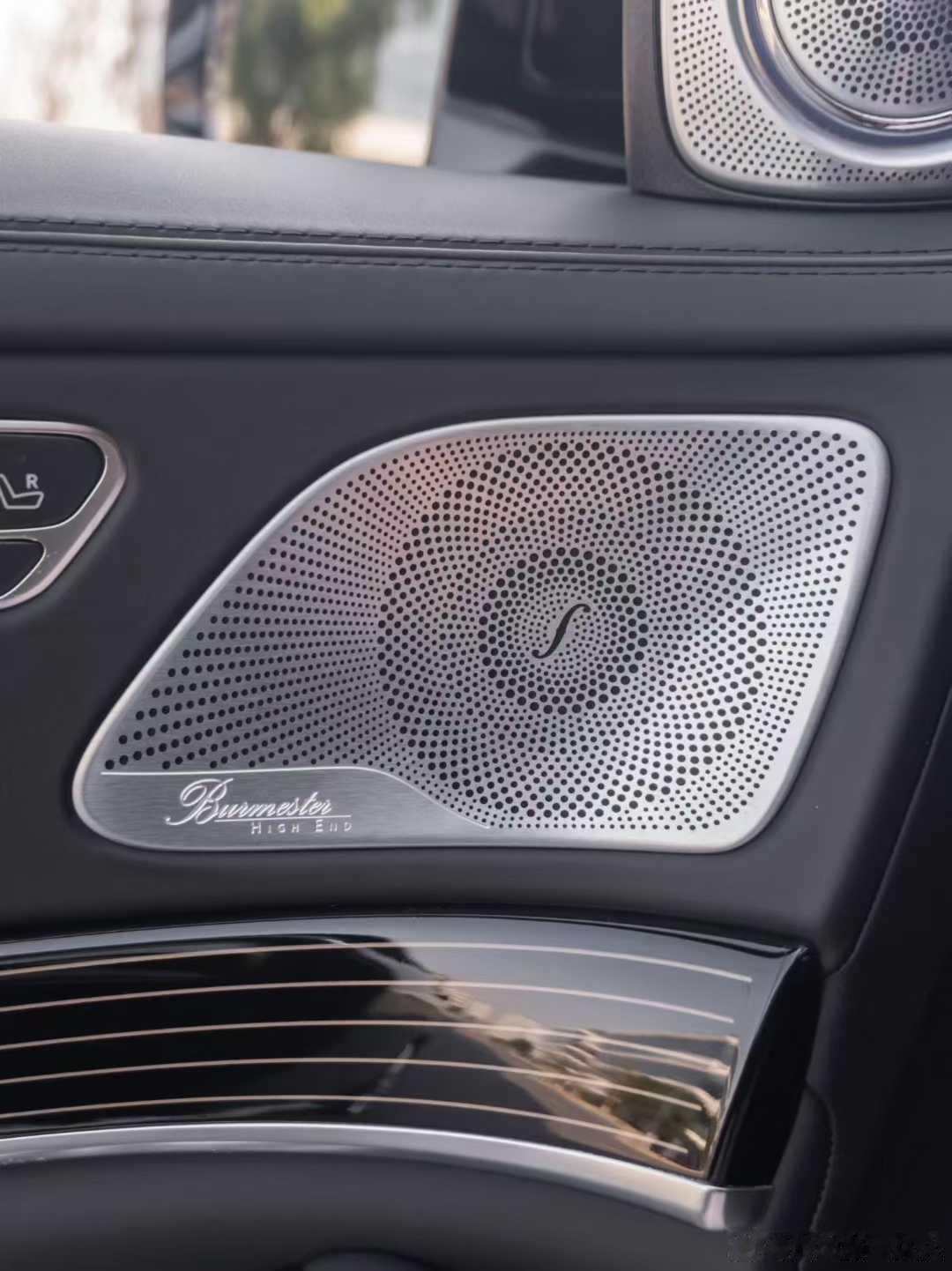 奔驰AMG S65L，绝版V12，特殊配色黑武士，高定配置 