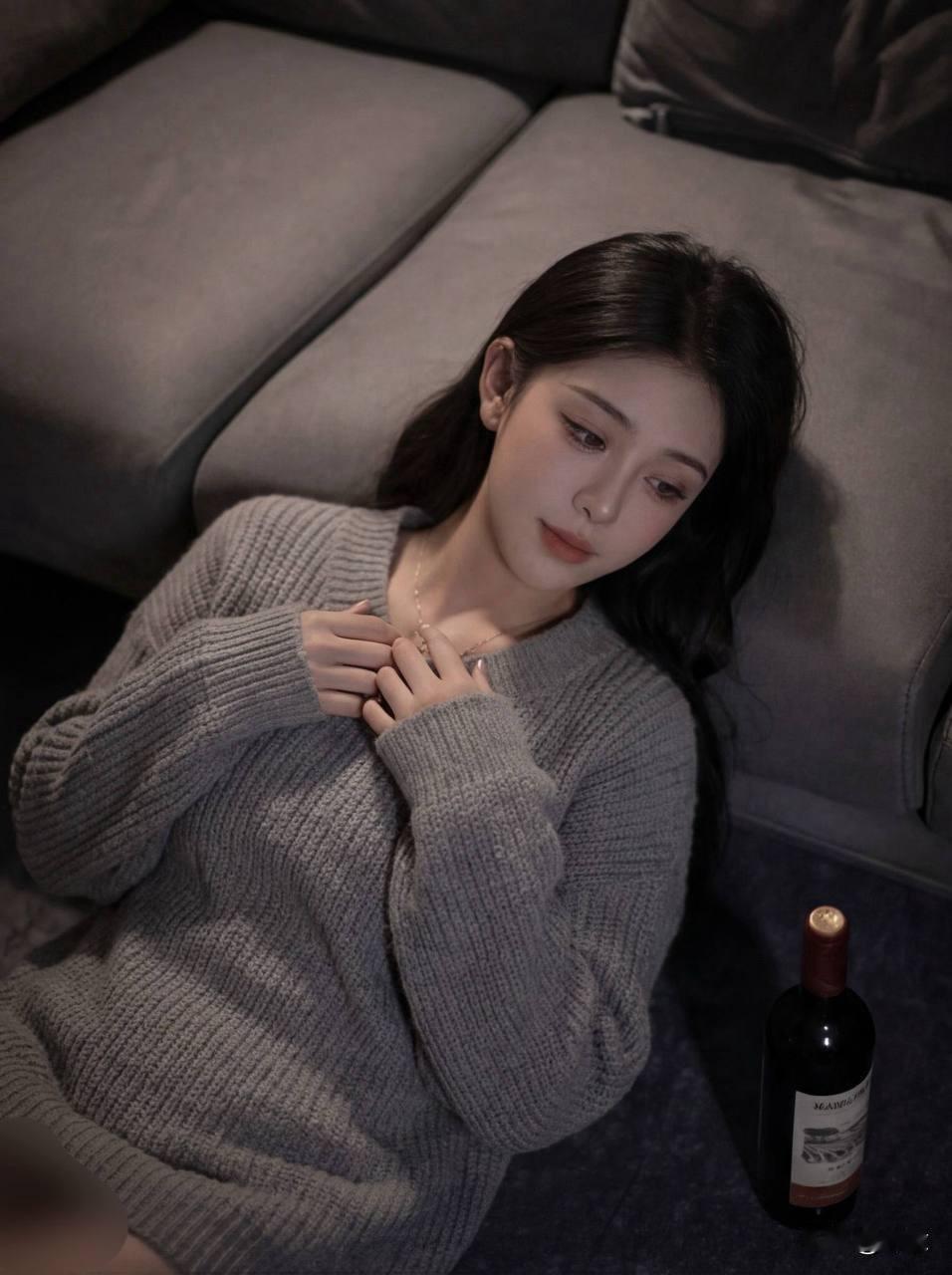 ​人到中年，谁的心里没有一场雨？有些话，只能和酒说。