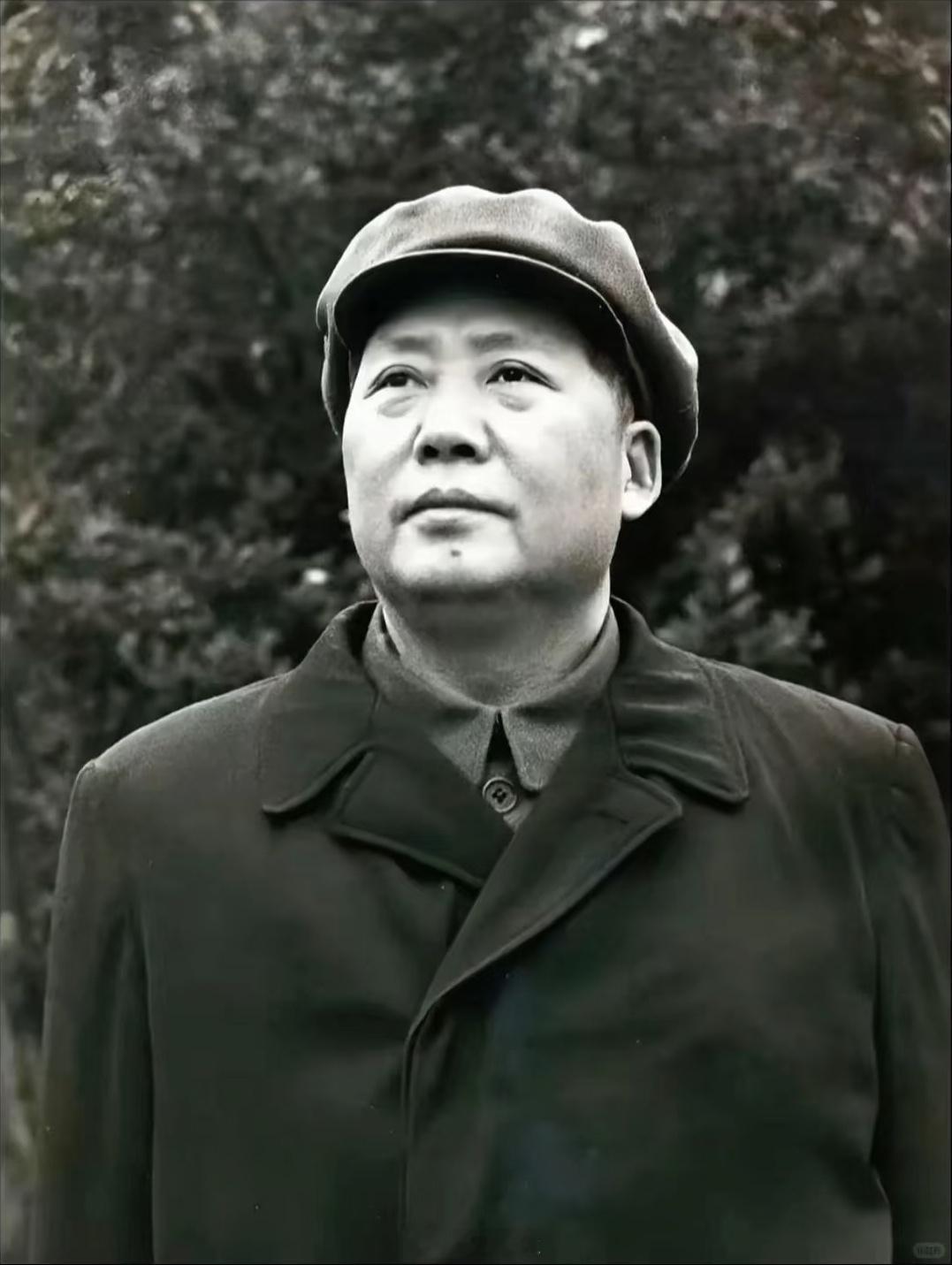 我敬佩他，不是因为他的权力多大，不是因为他的领袖光环，仅仅因为他是一个真正强大的