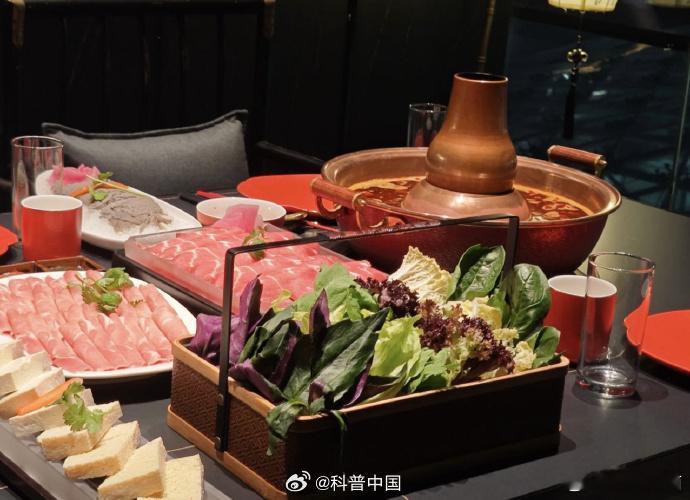 火锅丸子浮起来别马上夹【5招把火锅吃成减脂餐】对“怕胖星人”和减肥人士来说，怎样