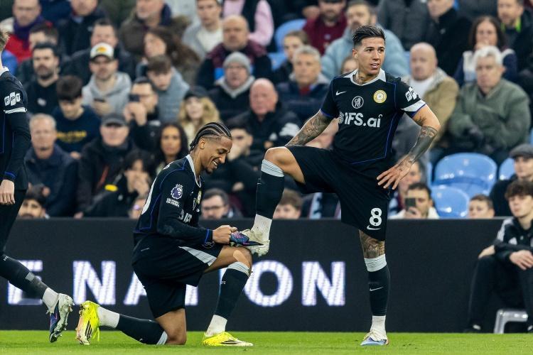 4月14日讯 《邮报》记者KIERAN GILL撰文谈到切尔西的积分形势，尽管目