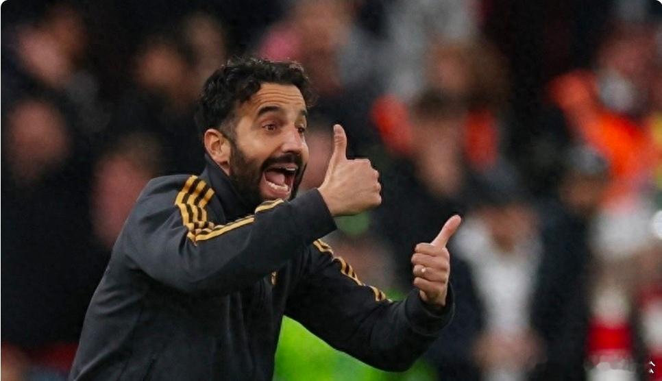 曼联连续5场英超客场比赛不败 取得3胜2平在英超第15轮比赛中，曼联客场以4-1