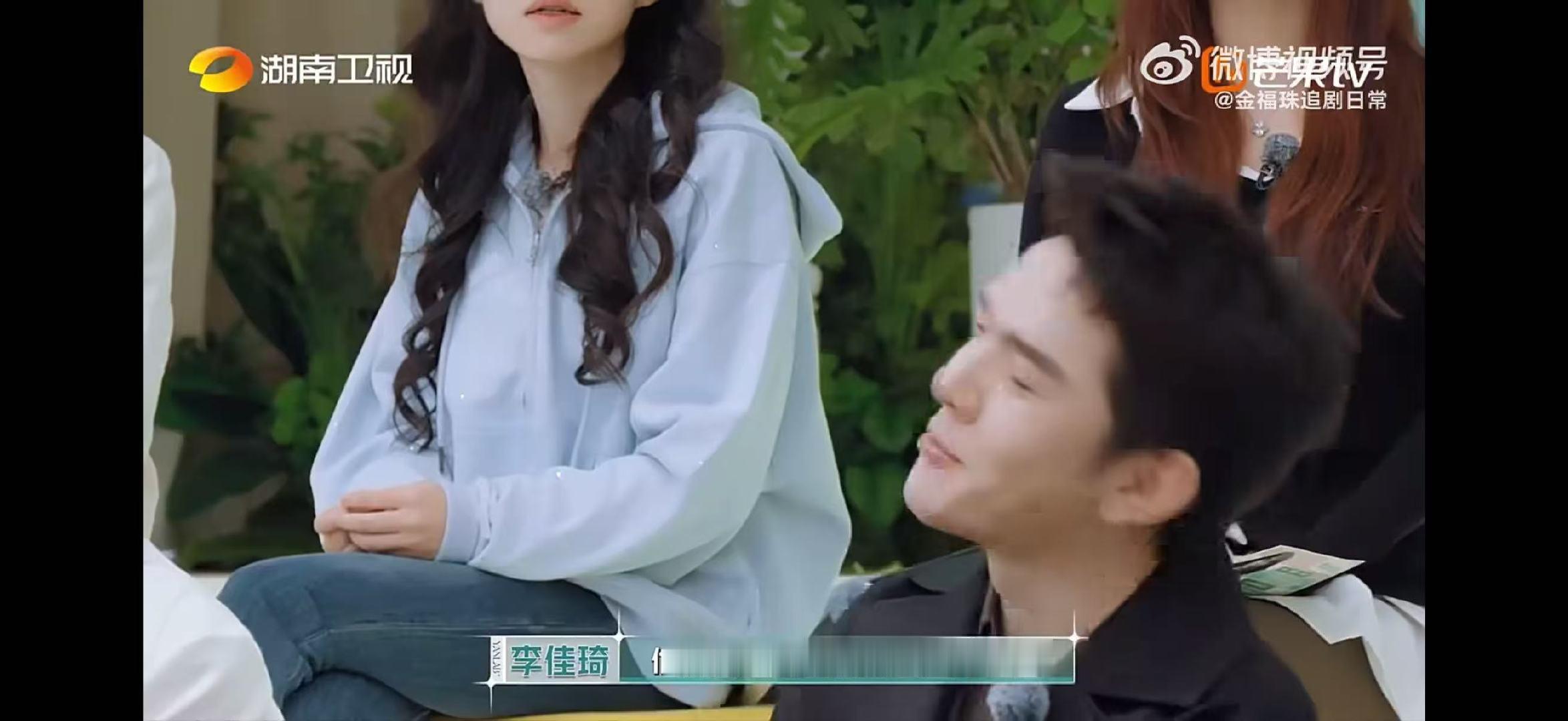 李佳琦听尚雯婕双语面试误闯天家合伙人哇塞！尚雯婕双语面试镇住李佳琦 