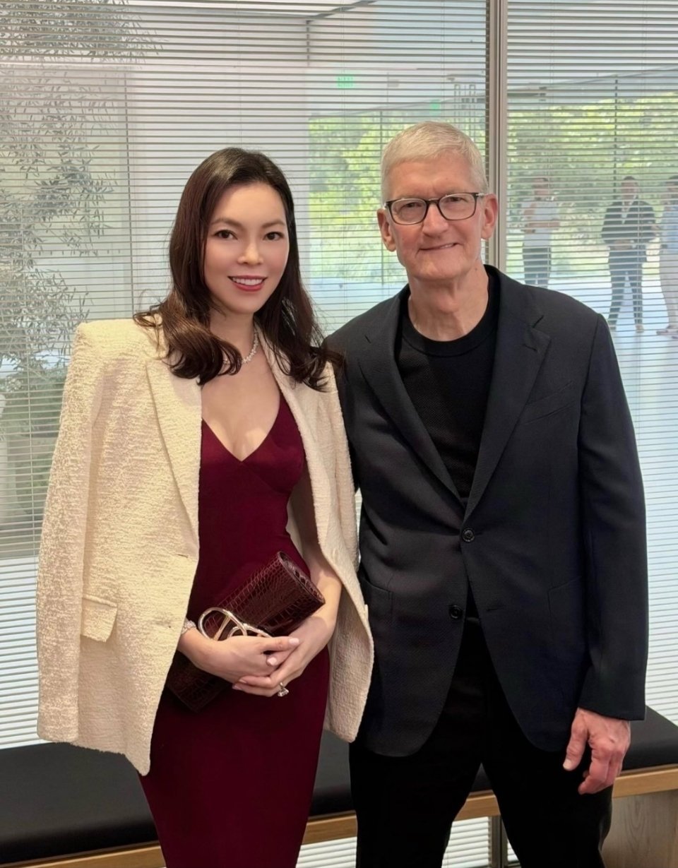 库克卸任苹果CEO前夕，在Apple Park举办了内部和外部两场晚宴。在8月3