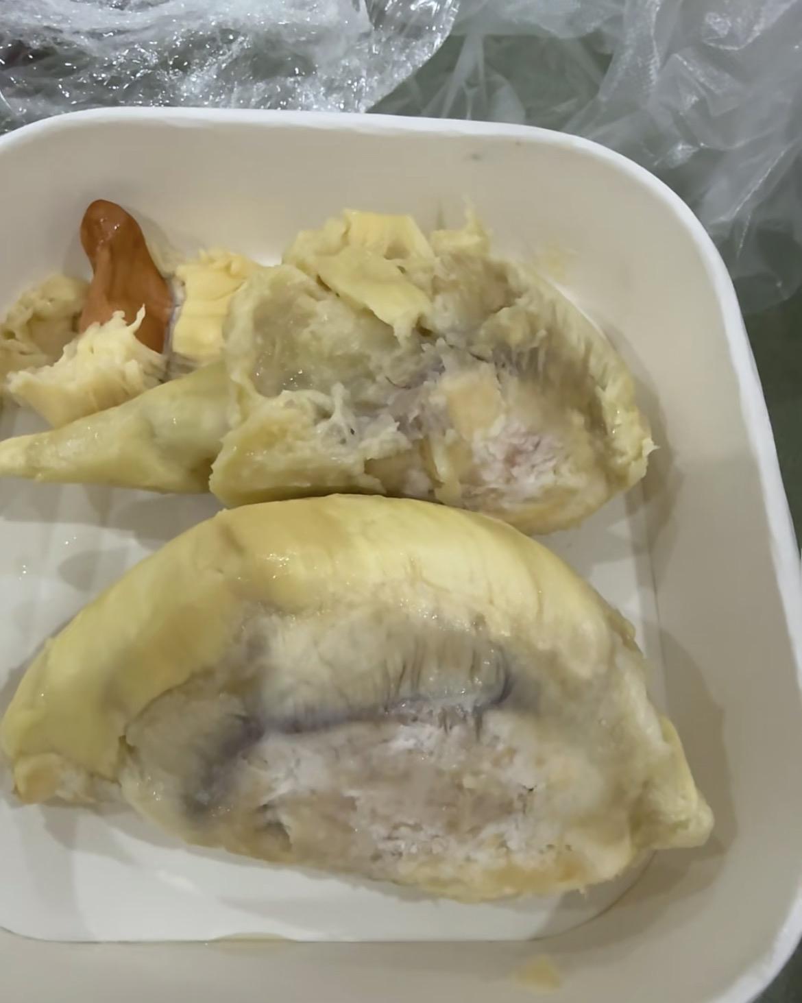 亲戚特意送来稀缺黑金榴莲，说口感出众很难入手，满心期待开果品尝，结果果肉状态不对