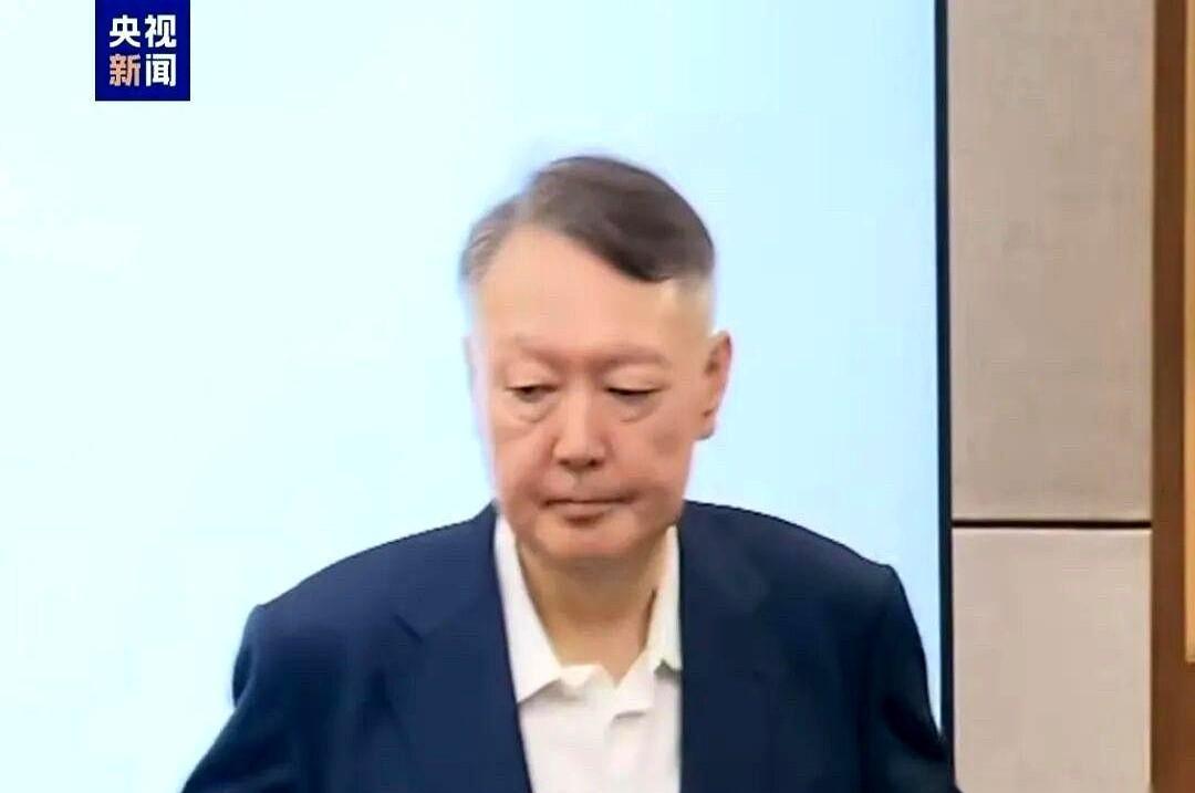 “青瓦台魔咒”还没演到结局，韩国政府却已斥资430亿韩元，为卸任总统修好了带1.