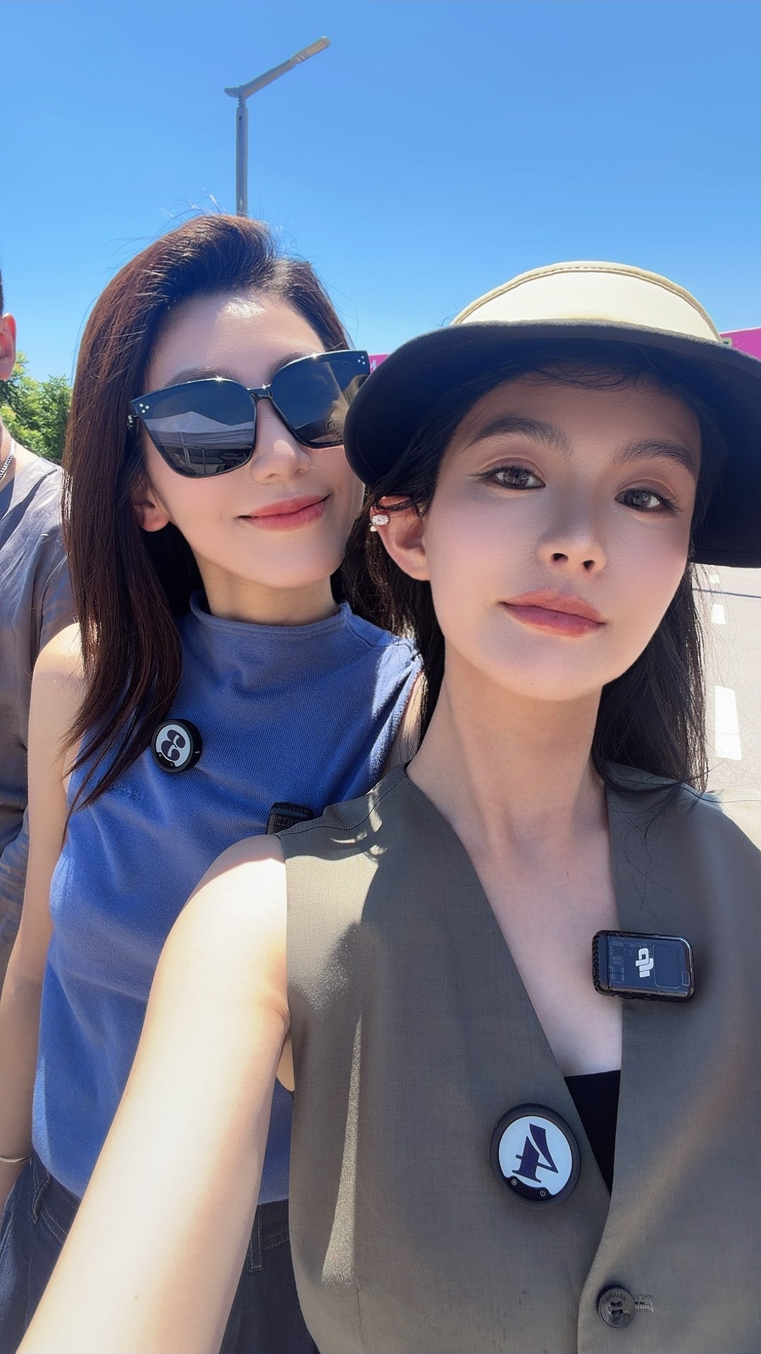 和我姐妹，晒死了，但是我抽的车🚗太屌了！！！极氪8X曜影版，零百加速2.96s