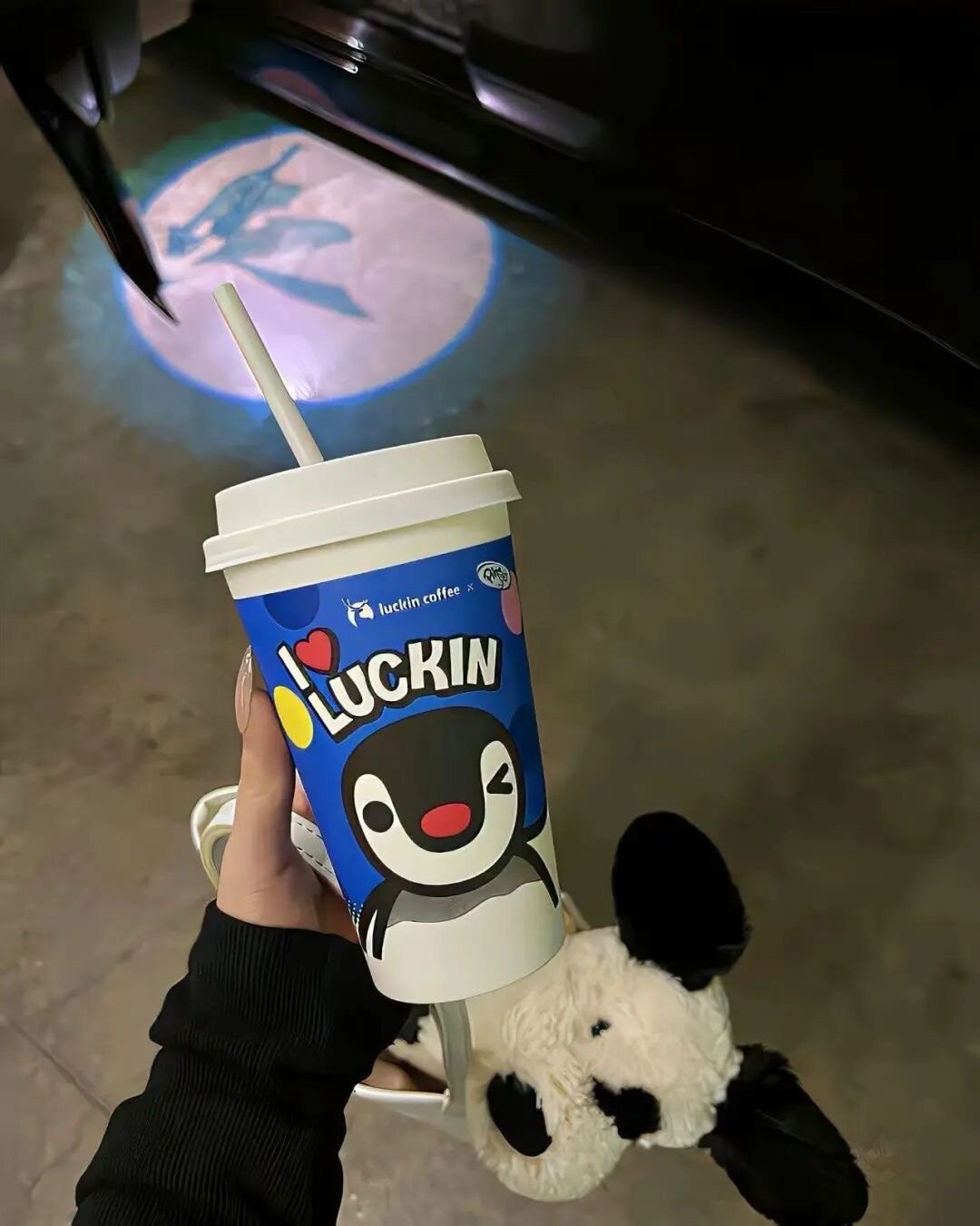 这个世界上根本没有真爱 谈恋爱就是为了睡你 睡腻了就冷暴力逼你分手 继续找下一个