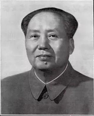 孩儿立志出乡关，
学不成名誓不还。
埋骨何须桑梓地，
人生无处不青山。

当年1