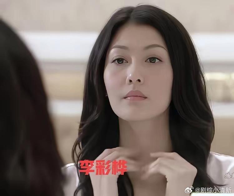 不是三胞胎胜似亲姐妹？李彩桦，陈敏之，周子琪之同框，网友：傻傻分不清！你脸盲了吗