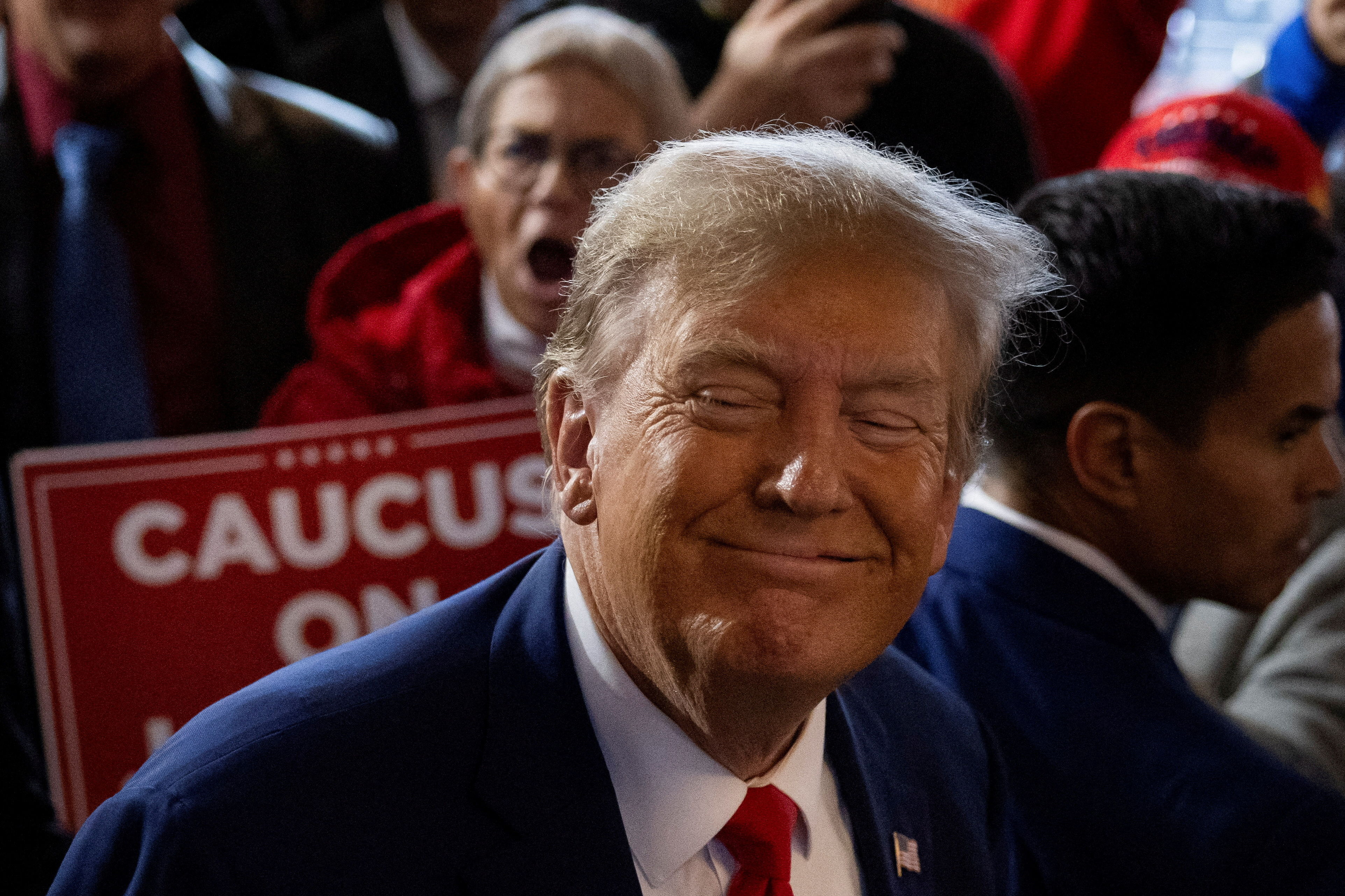 【特朗普称若关税案败诉美国或被迫撤销与欧盟等国的贸易协议】美国总统唐纳...