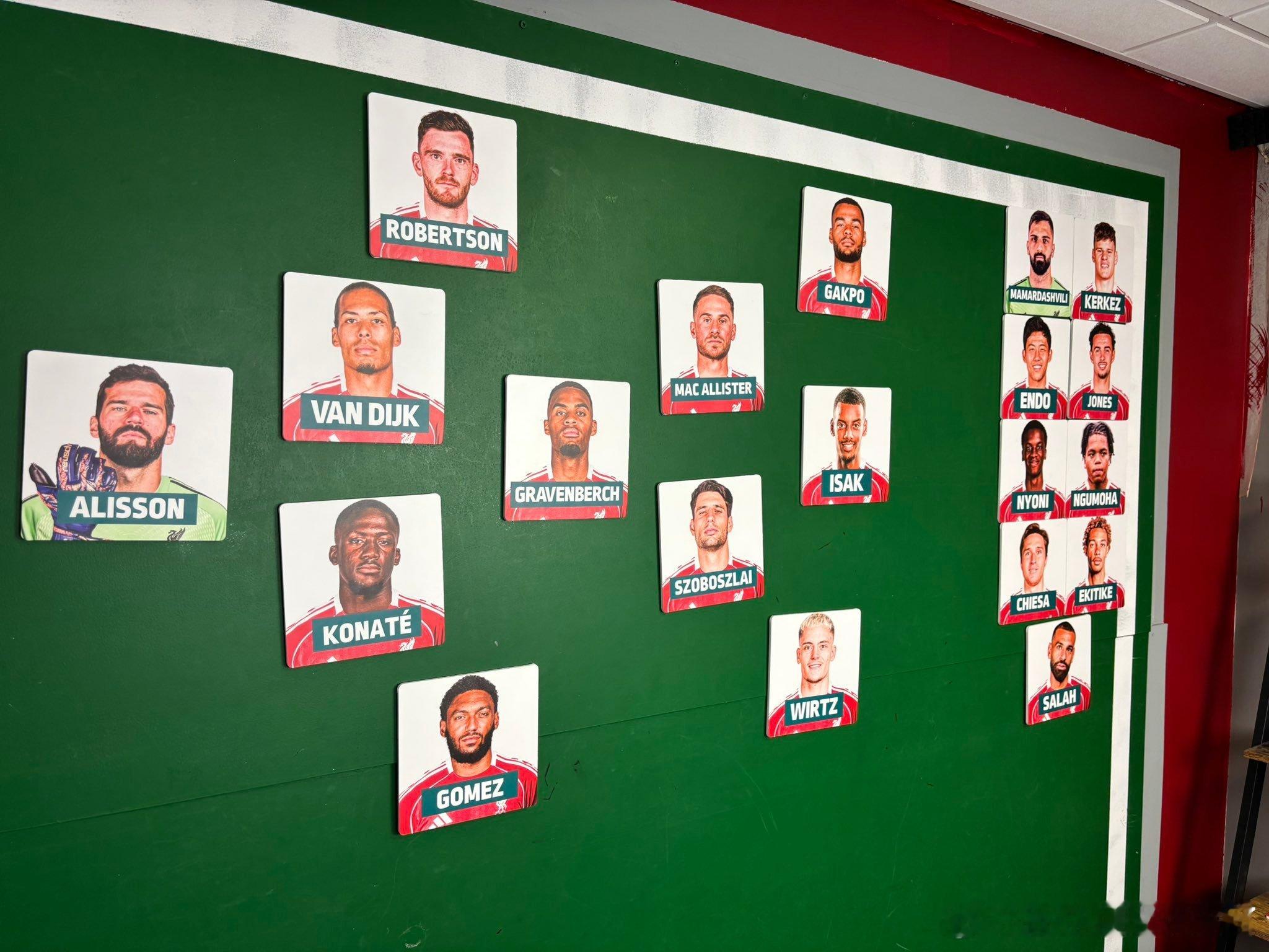 加克波要踢右边锋？ 还是维尔茨踢右边？ 