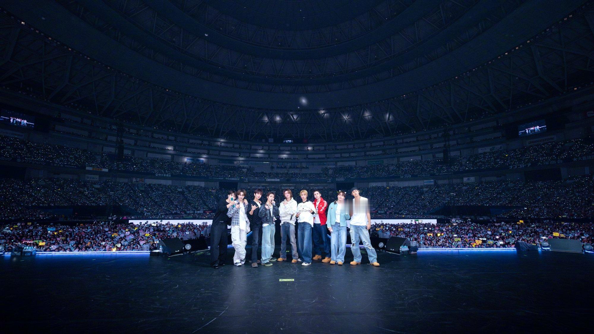 【Twi】[17'S] SEVENTEEN WORLD TOUR [NEW_] 