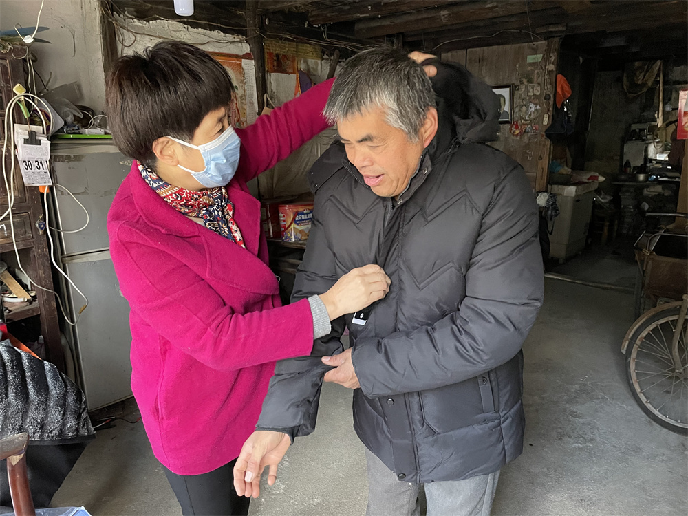 宁波慈溪好人十九年坚守养老助残一线 近日，第九届宁波市道德模范名单揭晓，慈溪掌起