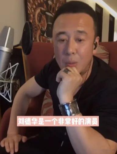 杨坤是一位极具魅力的音乐人，这其中的关键就是他个性中的坦诚与真实。他的音乐创作充